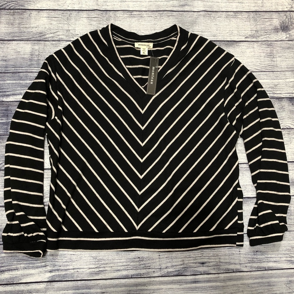 Monteau v neck blouse